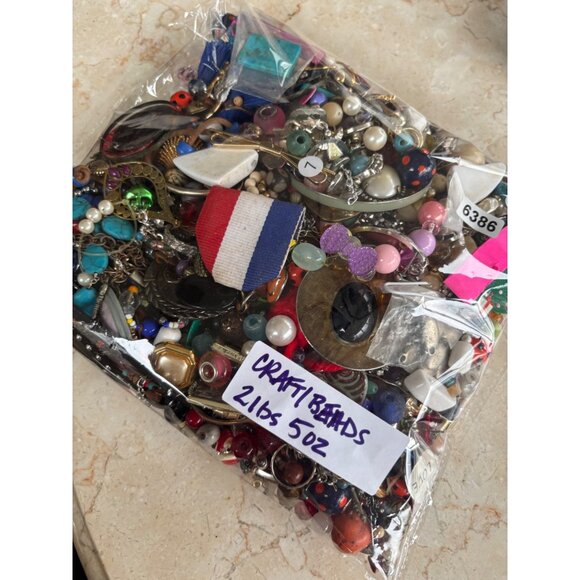 Mixed Craft Beads & Jewelry Making Supplies 2 Lbs 5 Oz Assorted Materials & Colo - Picture 4 of 16